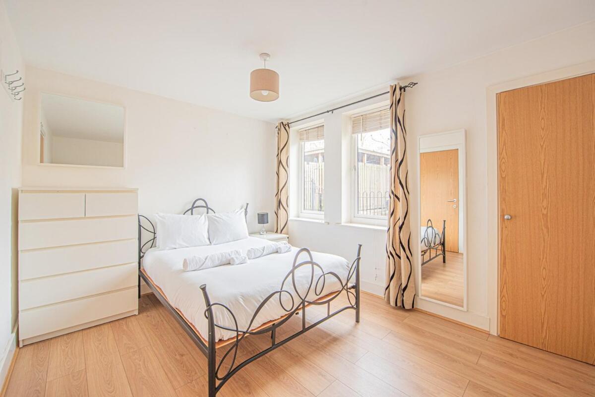 Apartment Stylish Spacious 3 Bed 5min Walk From Station