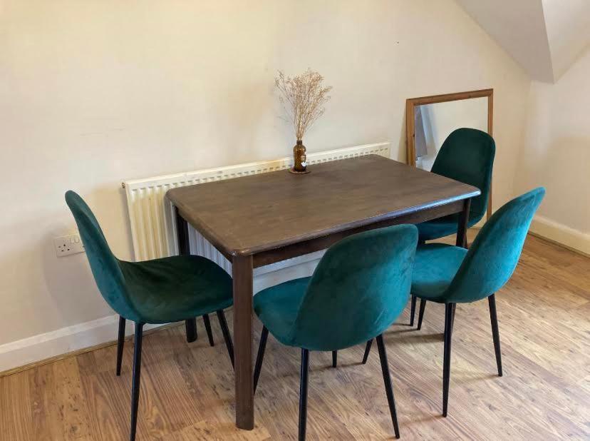3 Bed Flat *