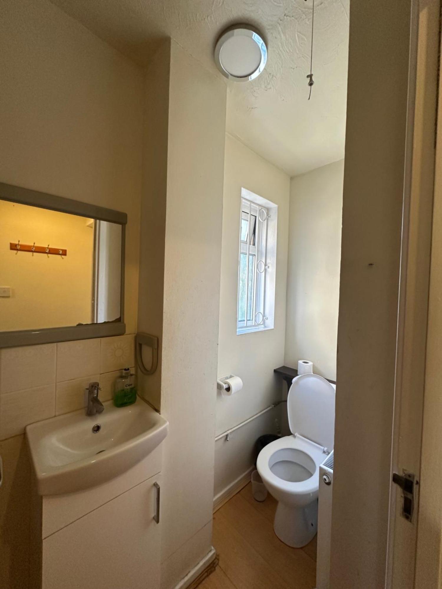 Double Near Airport, Excel In Heart Of Homestay *