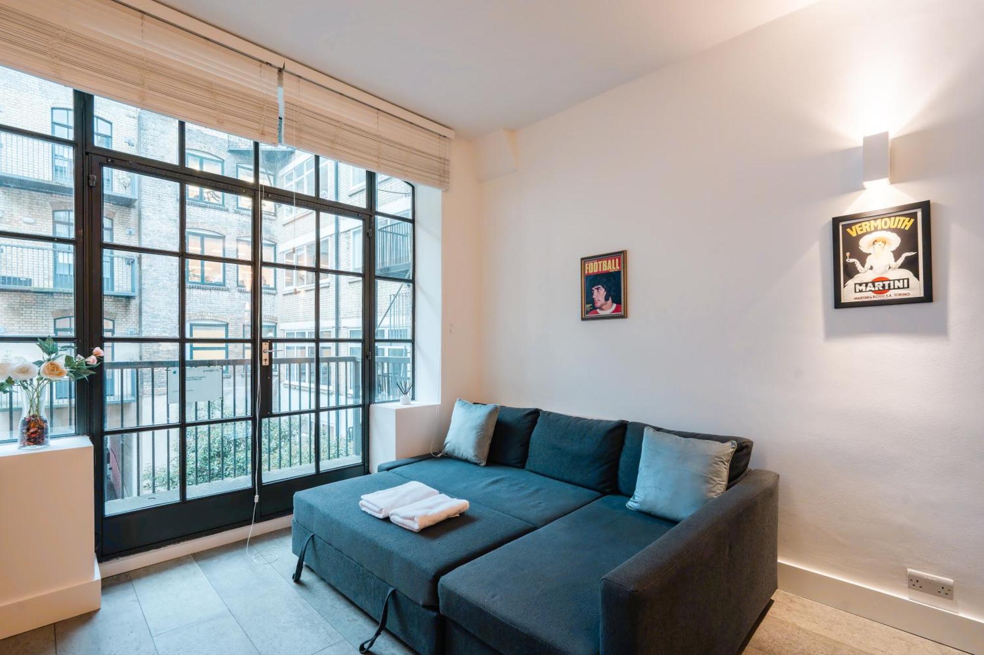 Stylish 2-bedroom Flat With Balcony In Clerkenwell Apartment *