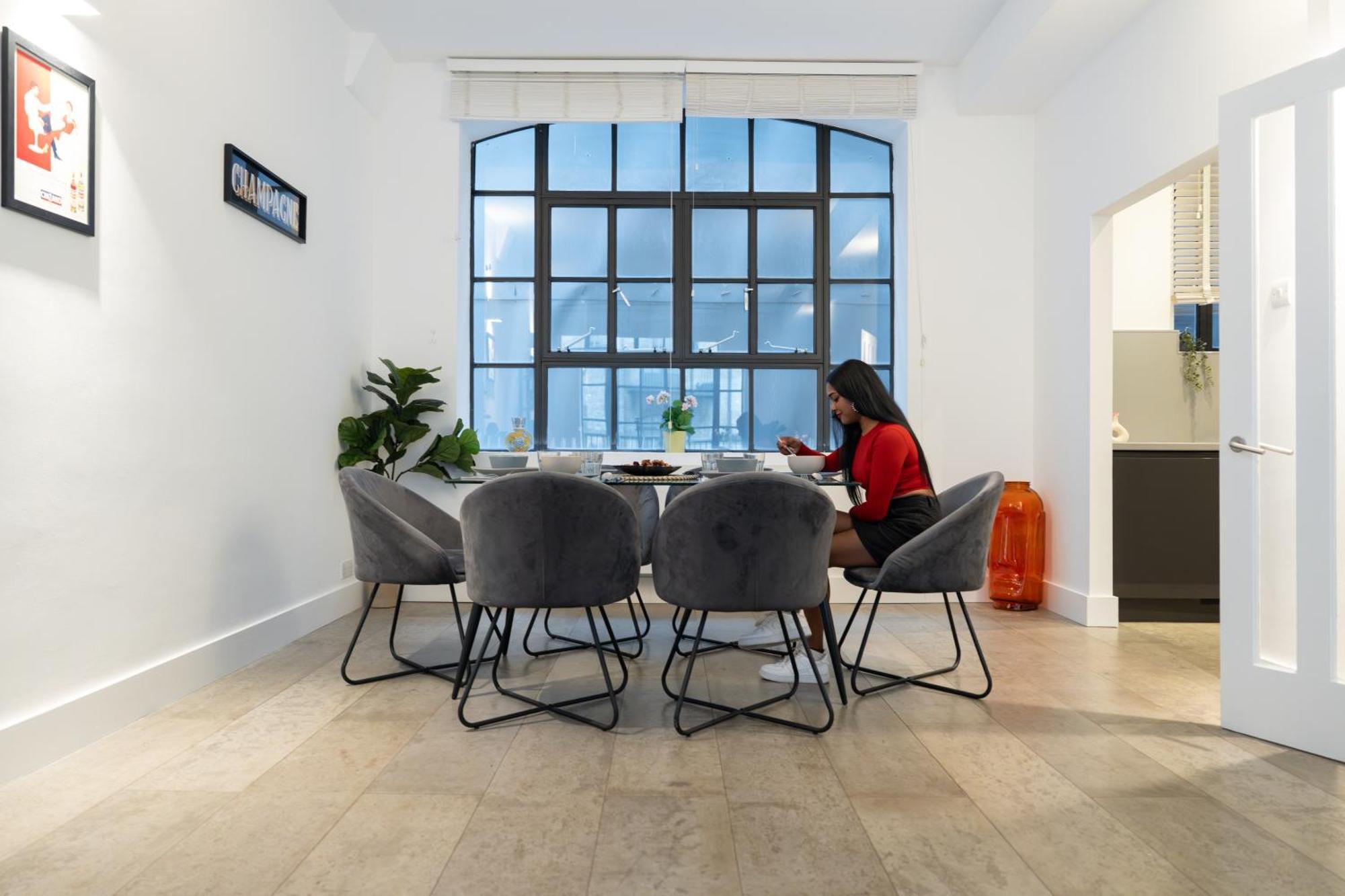 Stylish 2-bedroom Flat With Balcony In Clerkenwell * London