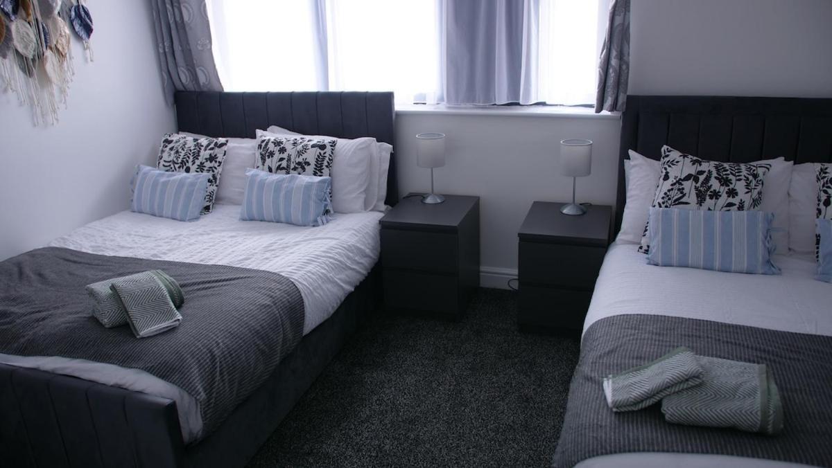 Stylish 4 Bd Ft Ldn Parking