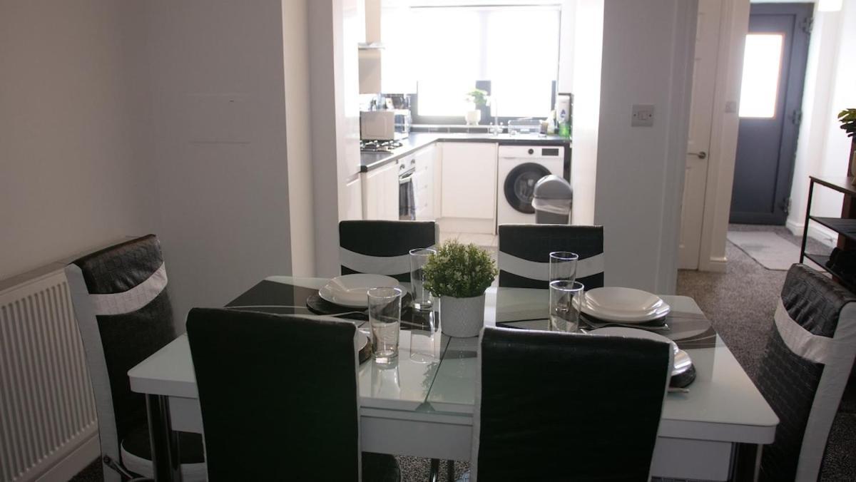 Appartement Stylish 4 Bd Ft Ldn Parking Londen