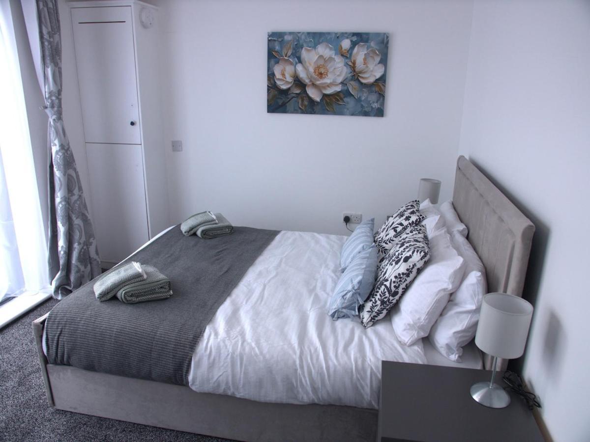 Apartment Stylish 4 Bd Ft Ldn Parking *