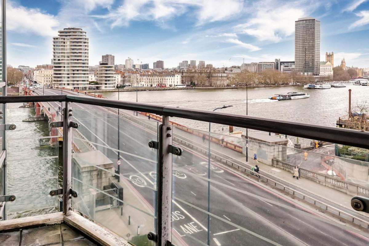 Amazing 2 Bedrooms With River Views For 6 People Apartment London