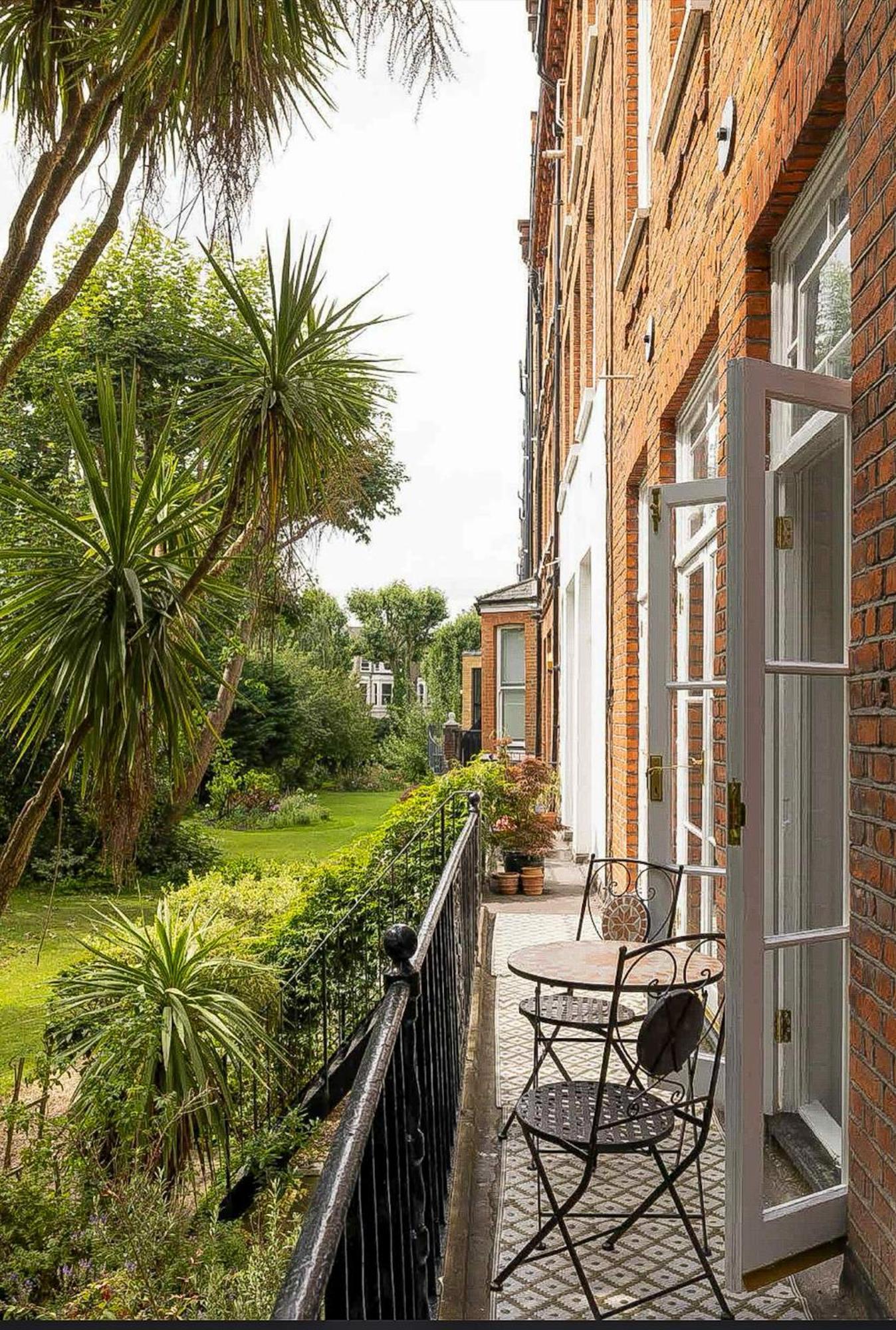 Palatial, Elegant 1000sqft And Garden - London