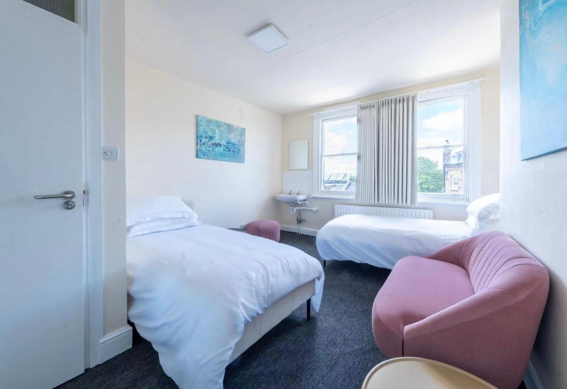 Cozy Twin In Camden Town Apartment London