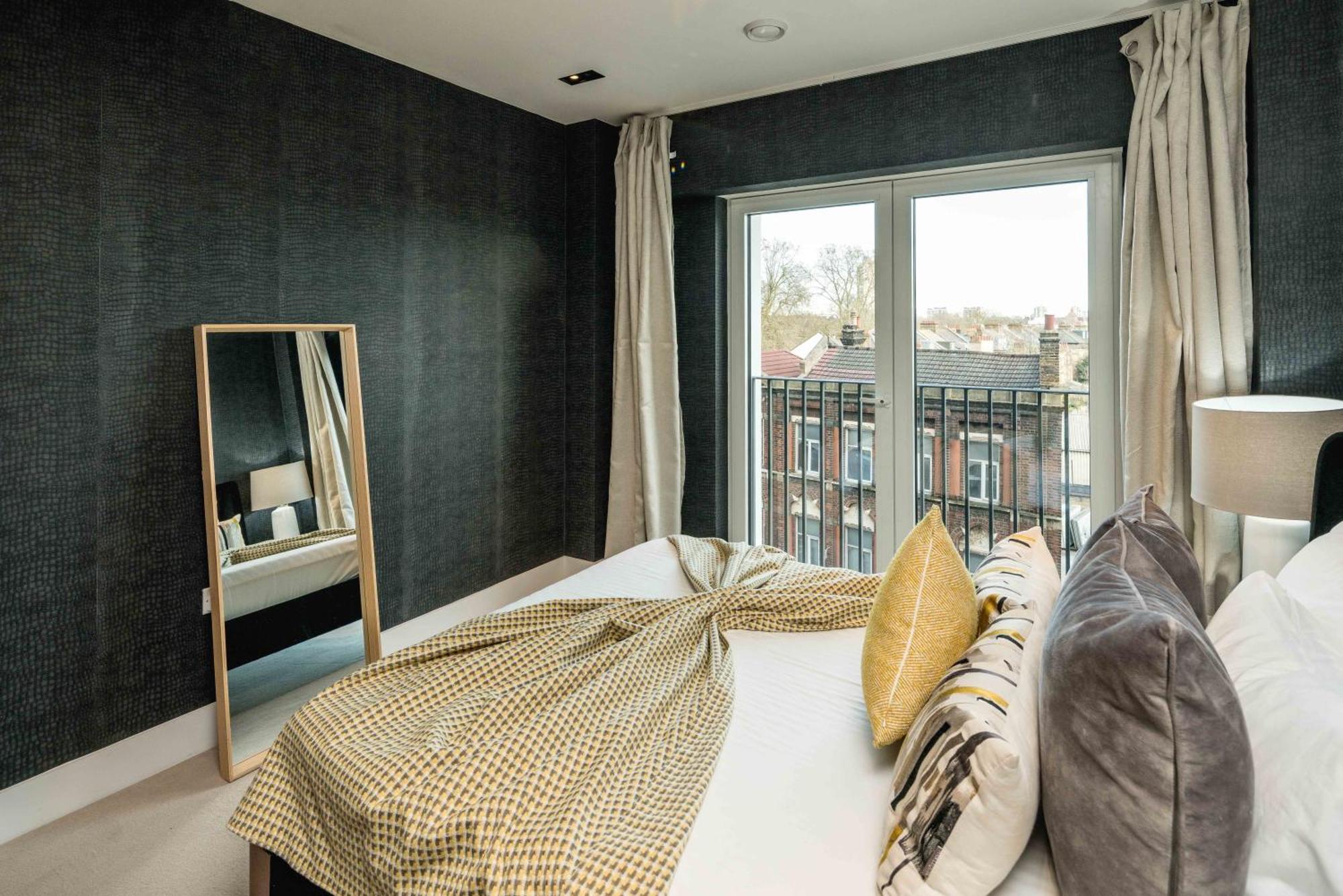 Spectacular Brand New 2 Bedrooms And 2 Bathroom Apartment London