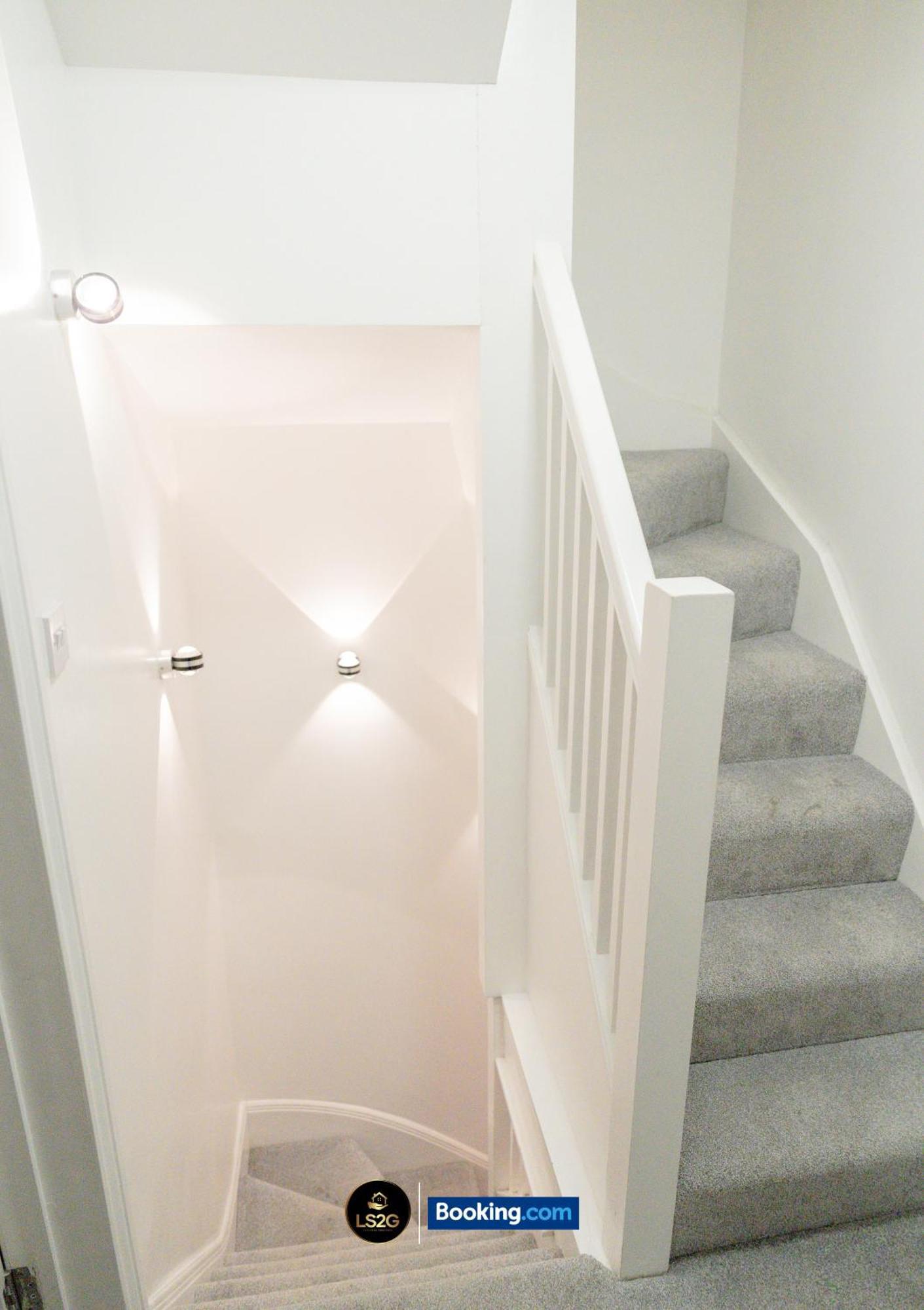 Amazing 3 Bedroom House By Ls2g Short Lets & Serviced Greater With Free Parking Сasa de vacaciones