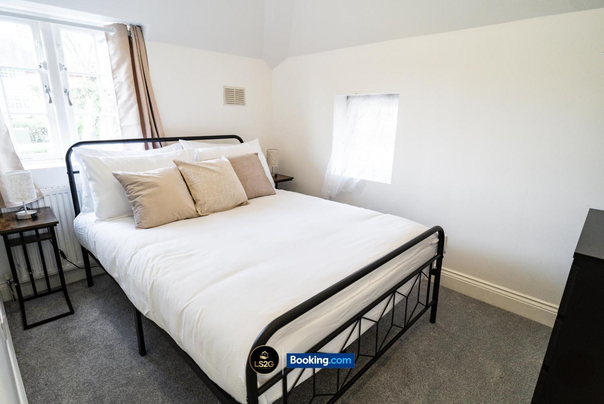 Amazing 3 Bedroom House By Ls2g Short Lets & Serviced Greater With Free Parking Сasa de vacaciones