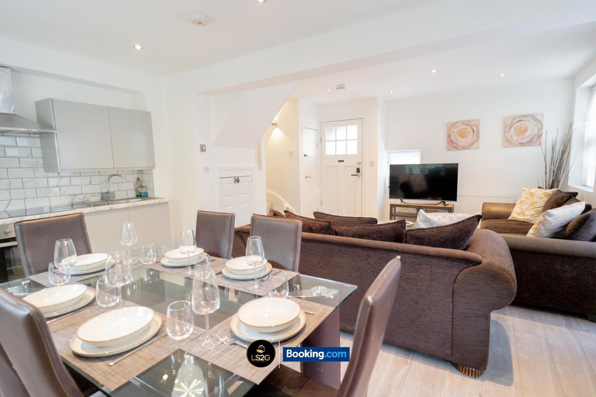 Сasa de vacaciones Amazing 3 Bedroom House By Ls2g Short Lets & Serviced Greater With Free Parking