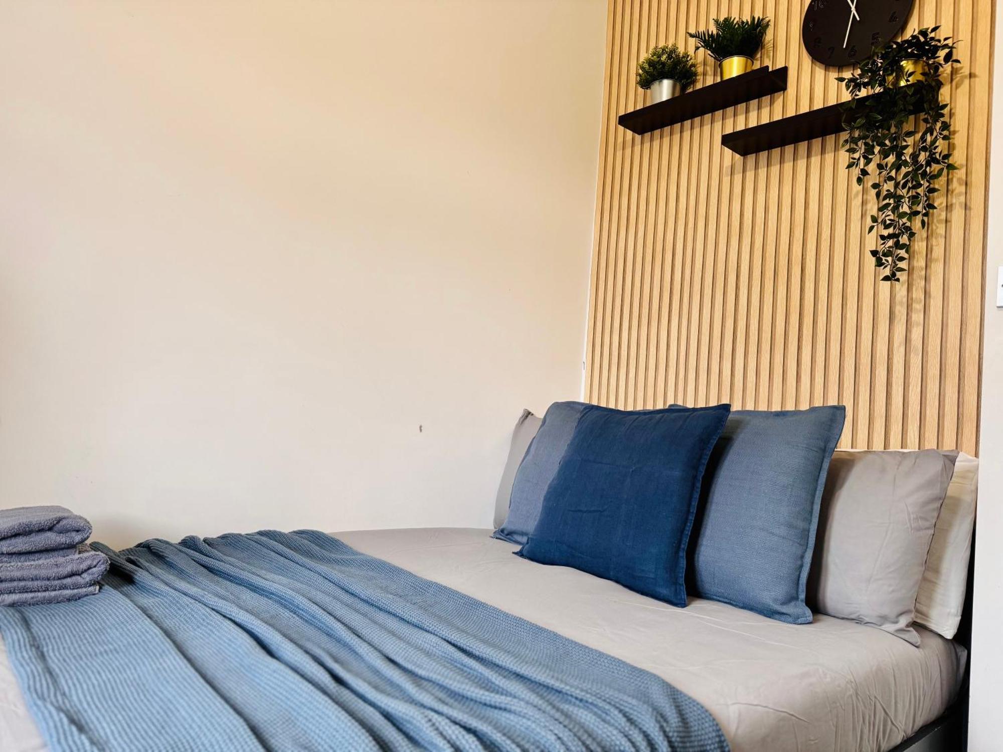 Convenient 2-bed 30min To London