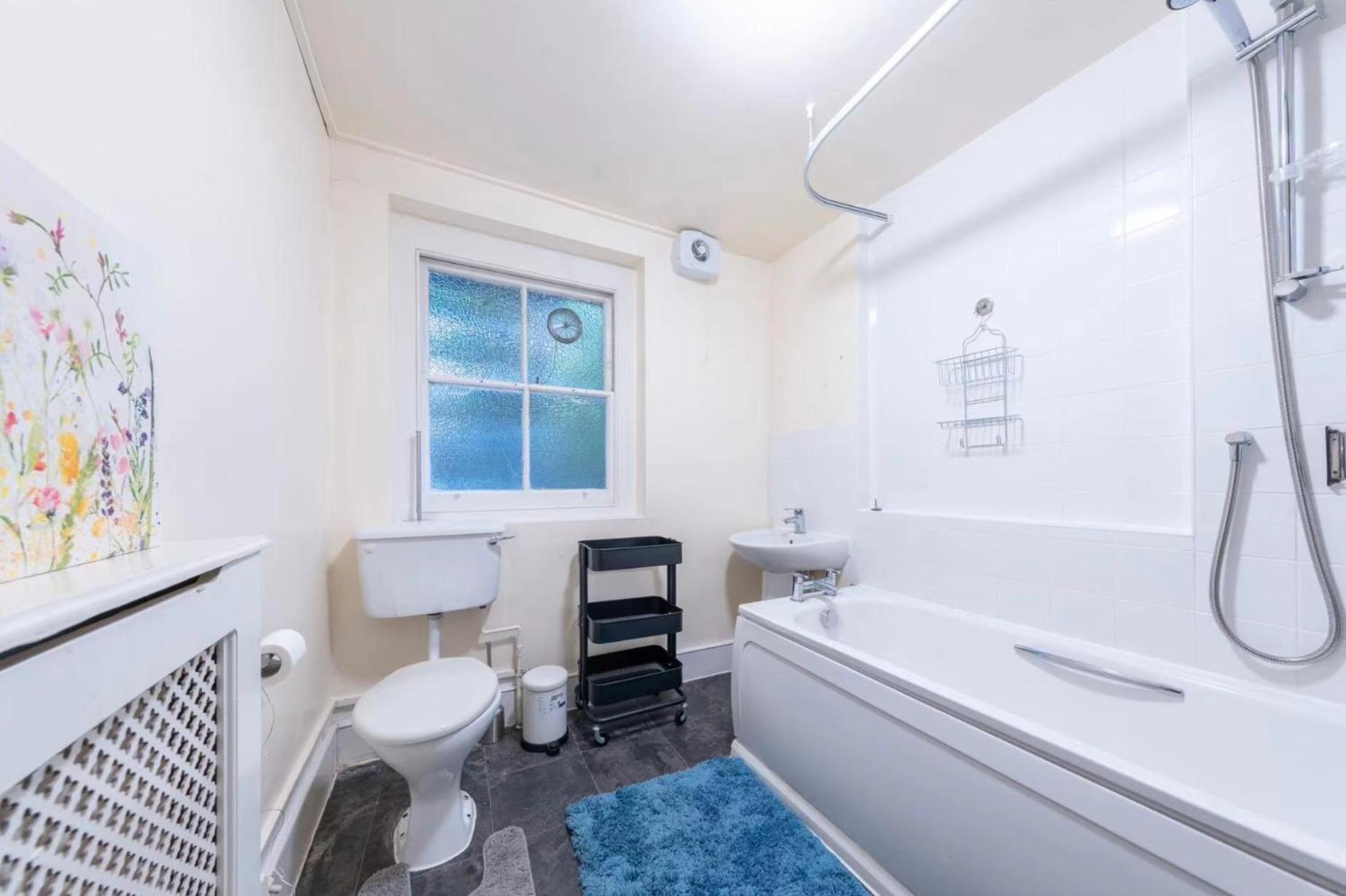 Spacious For Three In Camden Town Apartment *