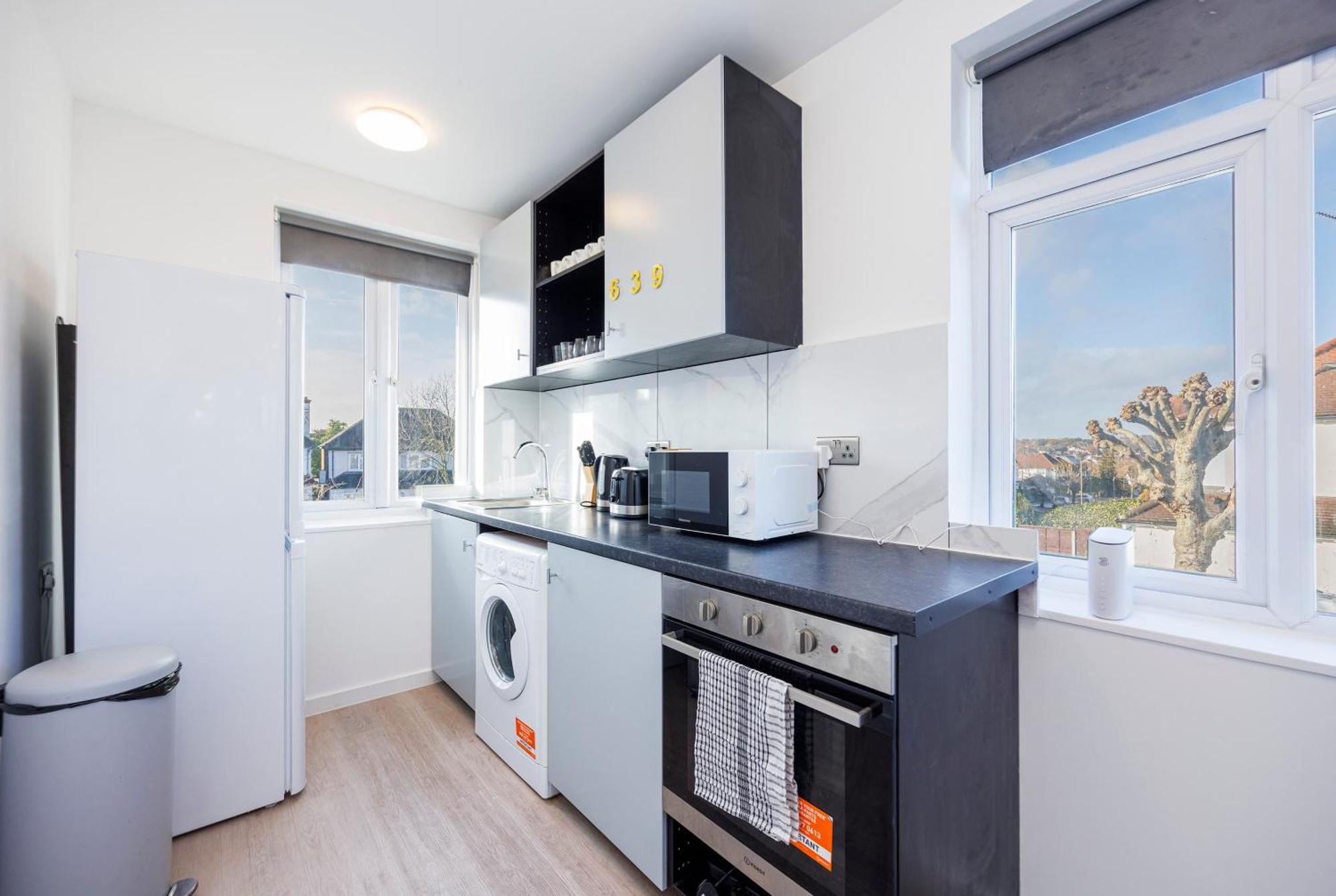 North West Ideal For Long & Short Offers Apartment London