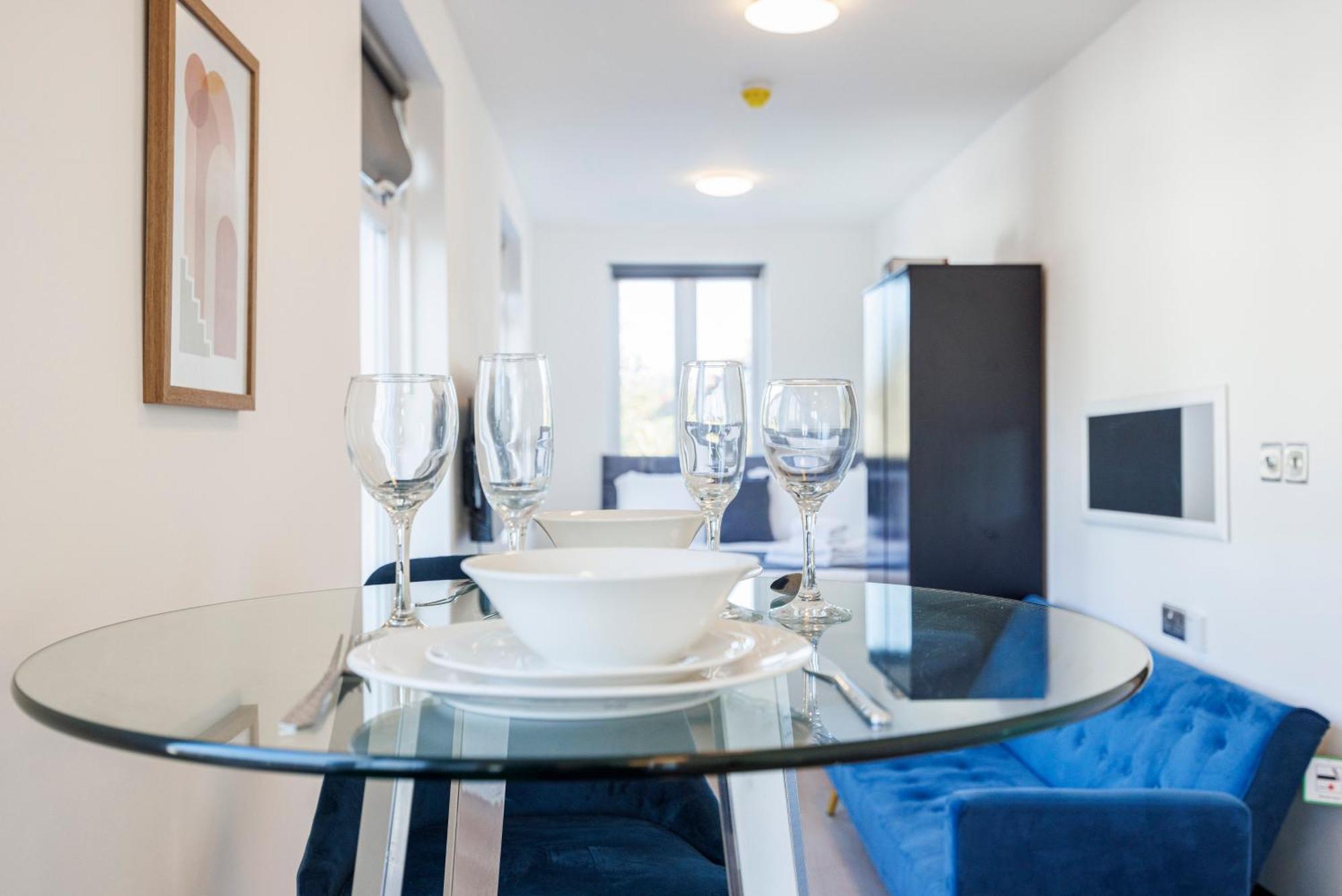 Apartment North West Ideal For Long & Short Offers London