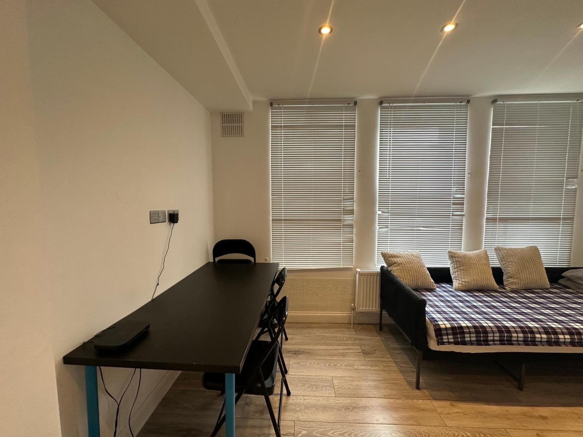 3 Bedrooms Apartment, 5 Minutes Walk To Marble Arch, Hyde Park Apartment *