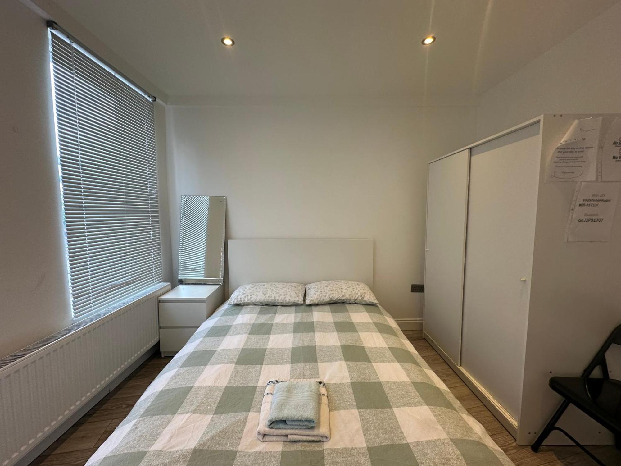 3 Bedrooms Apartment, 5 Minutes Walk To Marble Arch, Hyde Park Apartment *