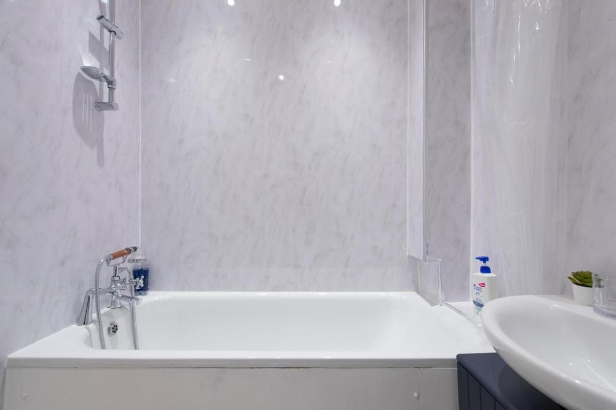 Split-level Spacious Family Apartment London