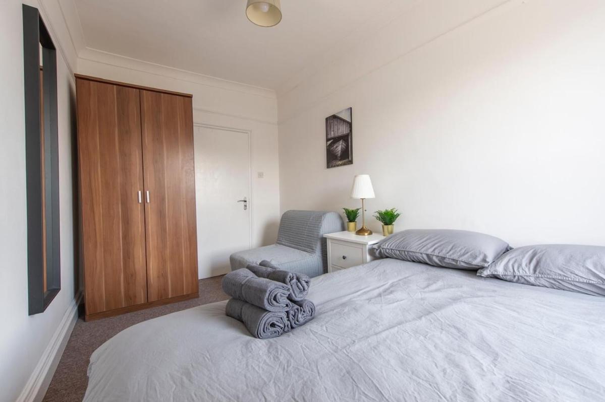 Split-level Spacious Family London