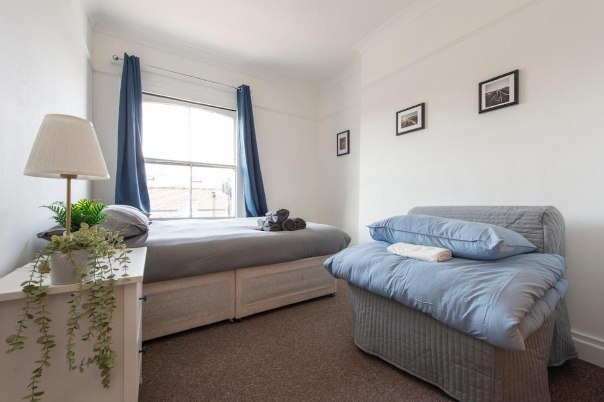 Split-level Spacious Family Apartment London