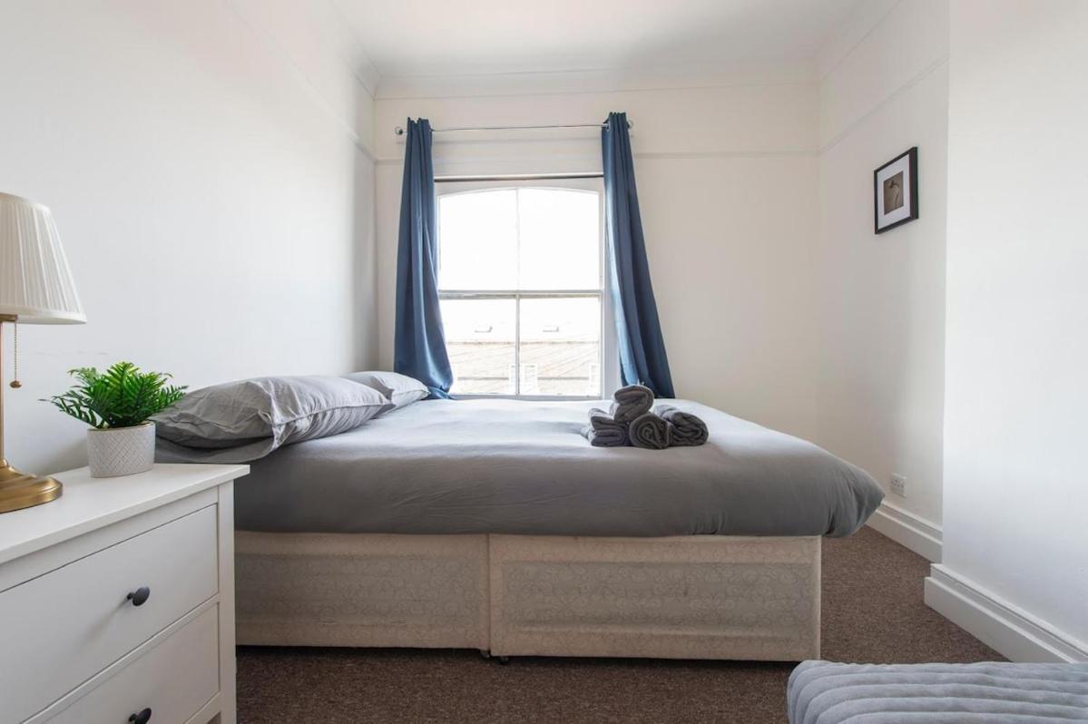 Split-level Spacious Family Apartment London