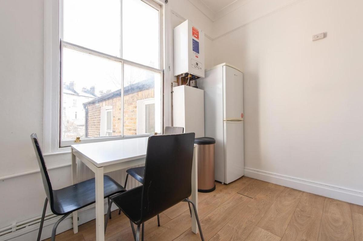 Split-level Spacious Family London