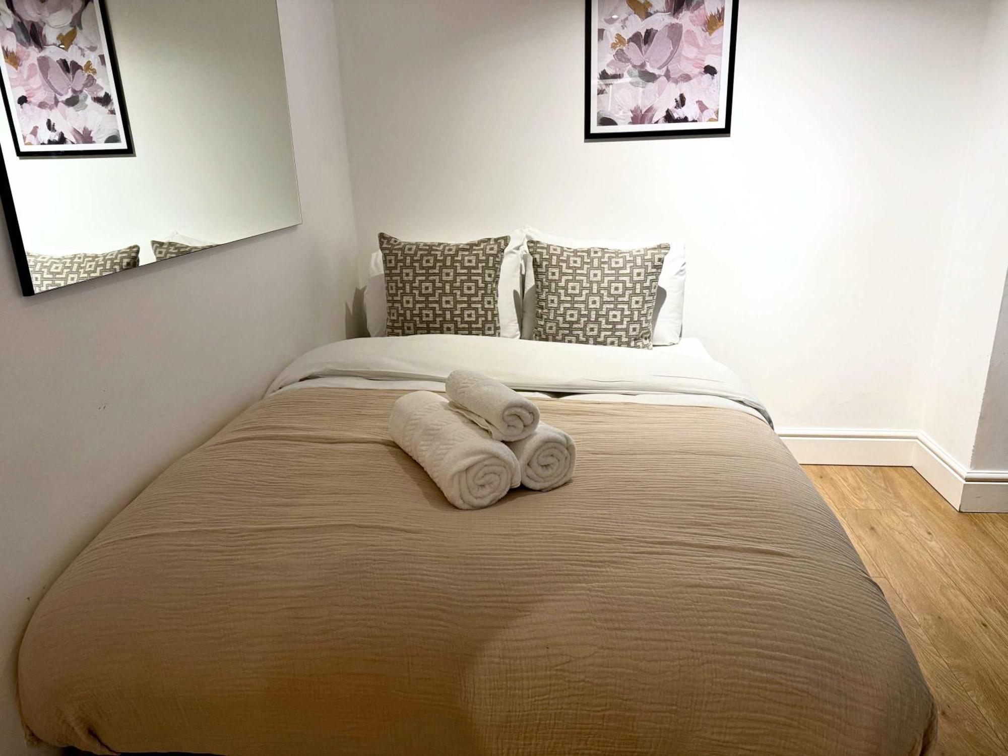 Apartment Heart Of Holborn - 2br With Patio - Cityapartmentstay *