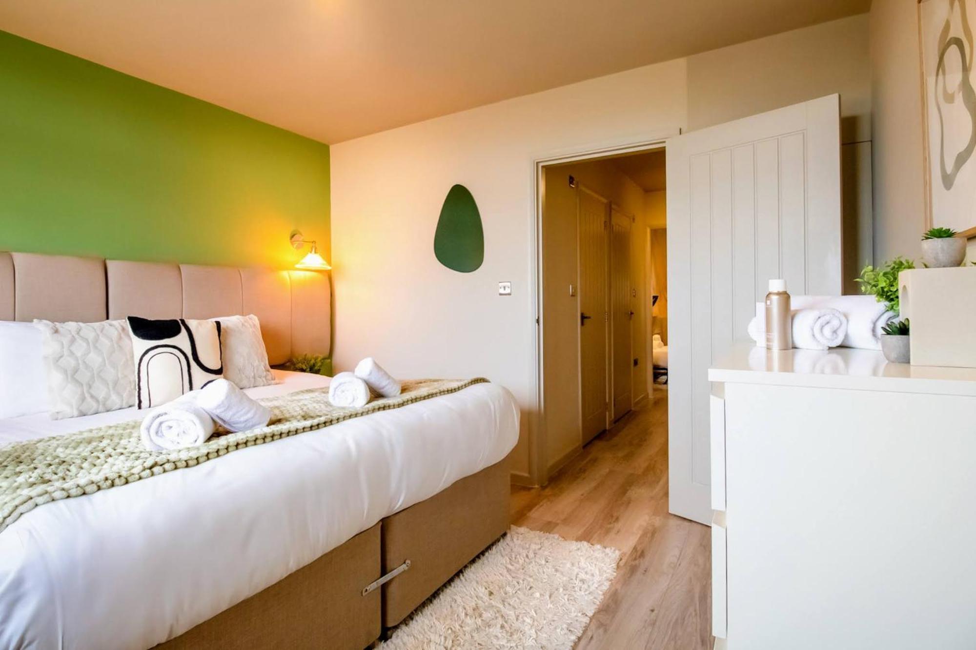 2br 2ba Sleeps 6 King Beds Views E1 Apartment *