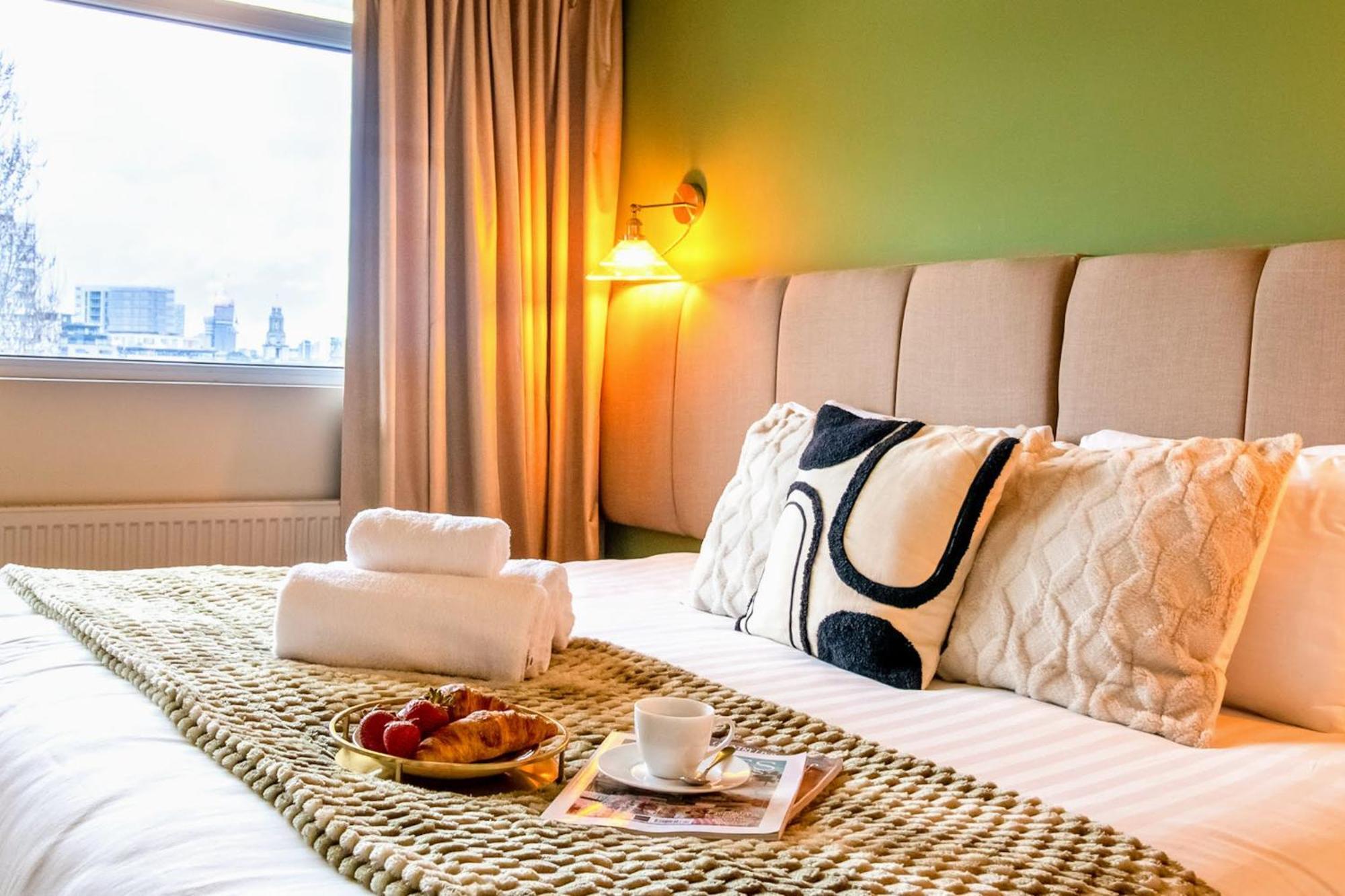 2br 2ba Sleeps 6 King Beds Views E1 Apartment *