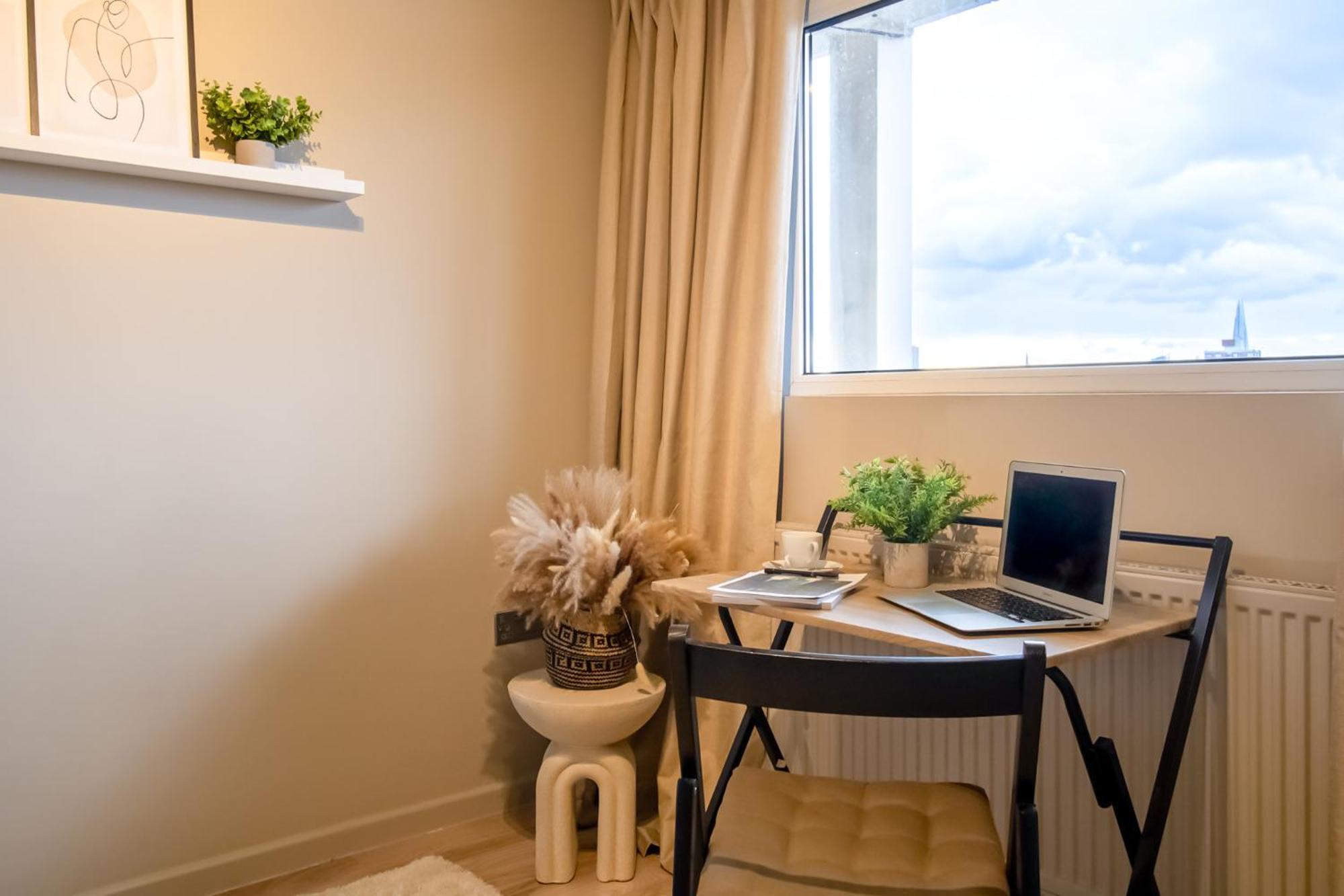 2br 2ba Sleeps 6 King Beds Views E1 *