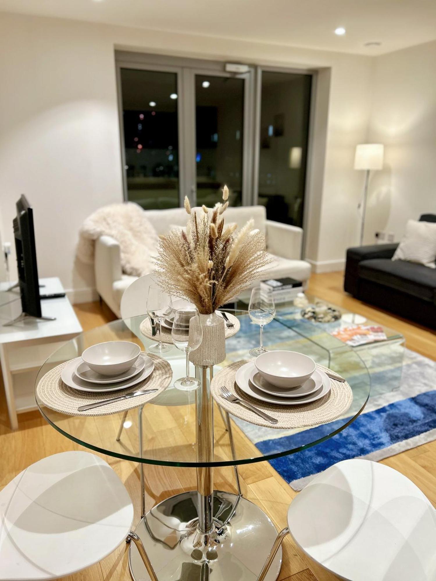Auracasa 2 Bed O2 Canning Londen