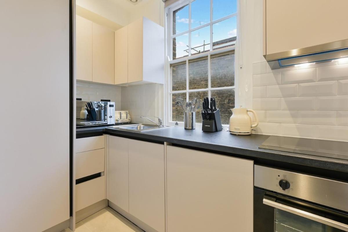 Bright 2 Bed In London