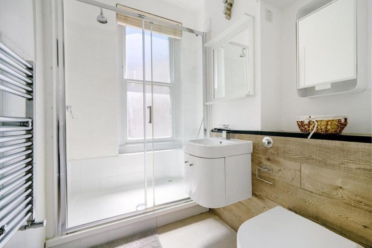 Huge 2 Bedrooms 3 Beds! Covent Gdn 3 Min To Subway Apartamento Londres