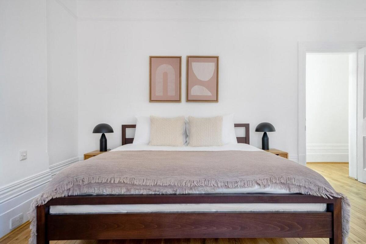Huge 2 Bedrooms 3 Beds! Covent Gdn 3 Min To Subway Apartamento Londres