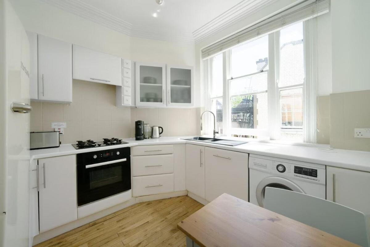 Huge 2 Bedrooms 3 Beds! Covent Gdn 3 Min To Subway * Londres