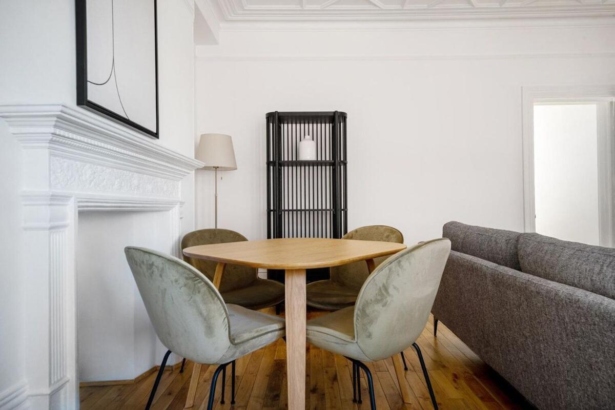 Huge 2 Bedrooms 3 Beds! Covent Gdn 3 Min To Subway Apartamento *