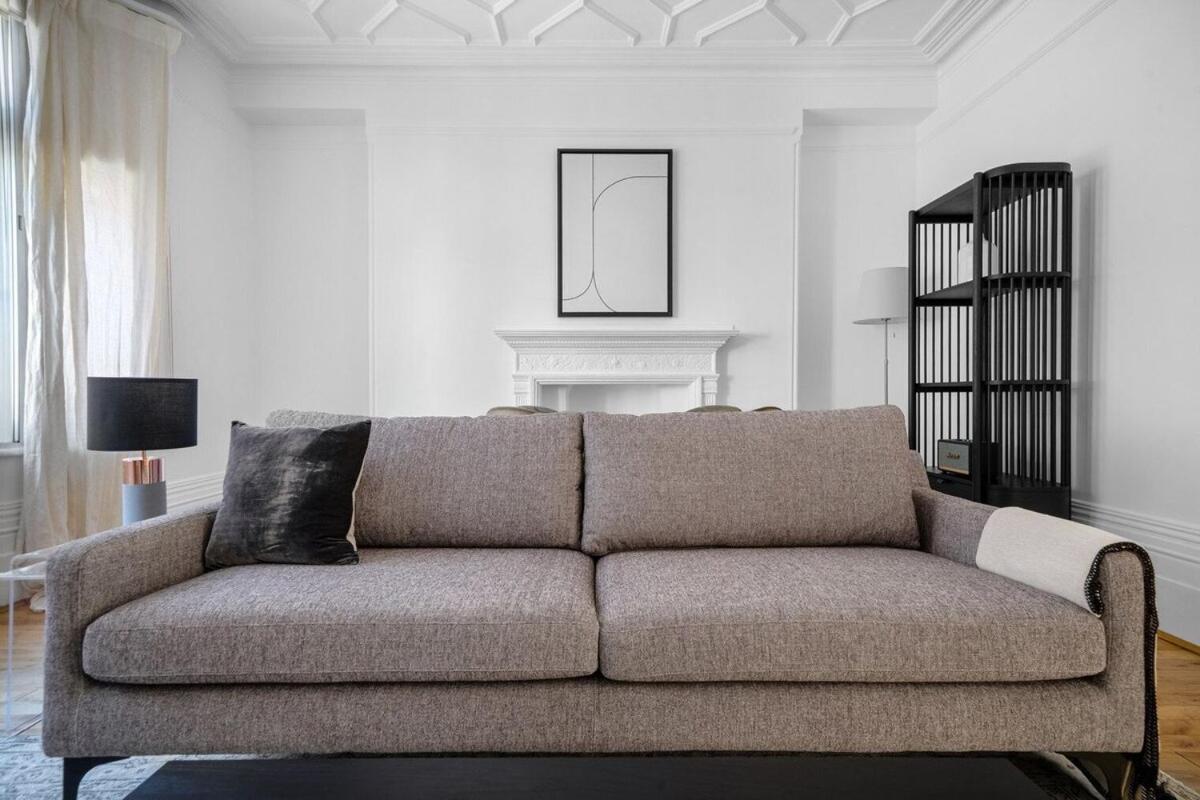 Huge 2 Bedrooms 3 Beds! Covent Gdn 3 Min To Subway Apartamento Londres