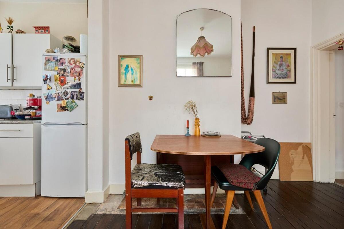 Unique & Charming 2 Bedroom Flat * London