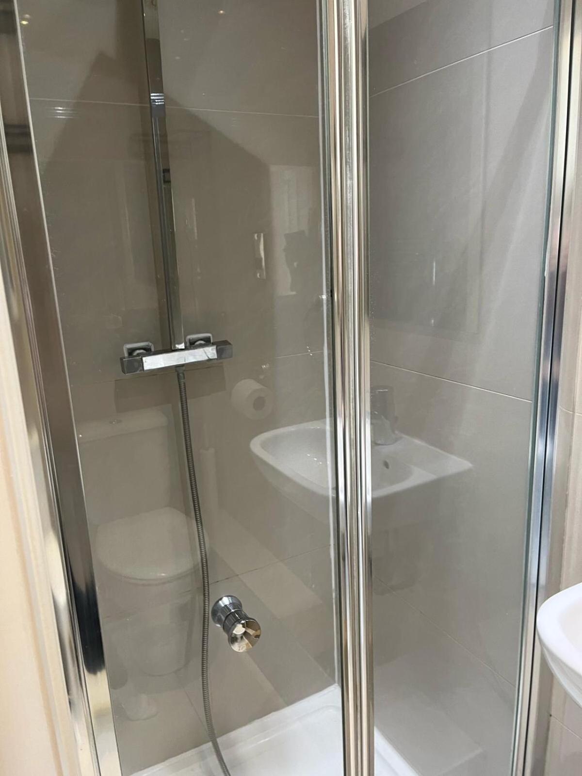 Apartment Stylish And Cosy 1-bed Flat London