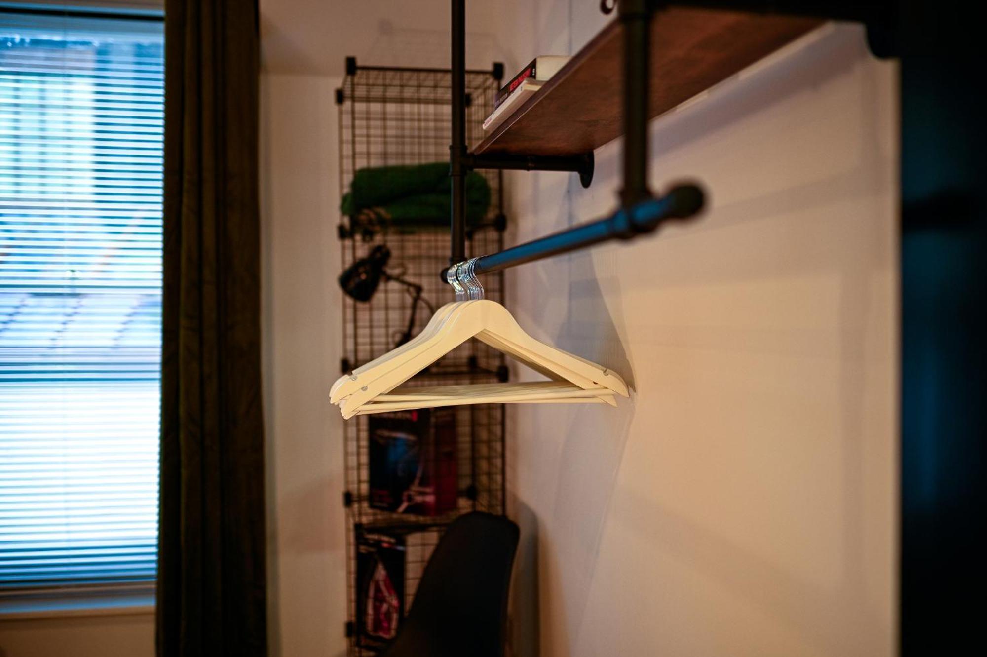 1br Sleeps 4, Georgian Townhouse, Near Liverpool Street, Super London, Beautifully Designed Apartment *