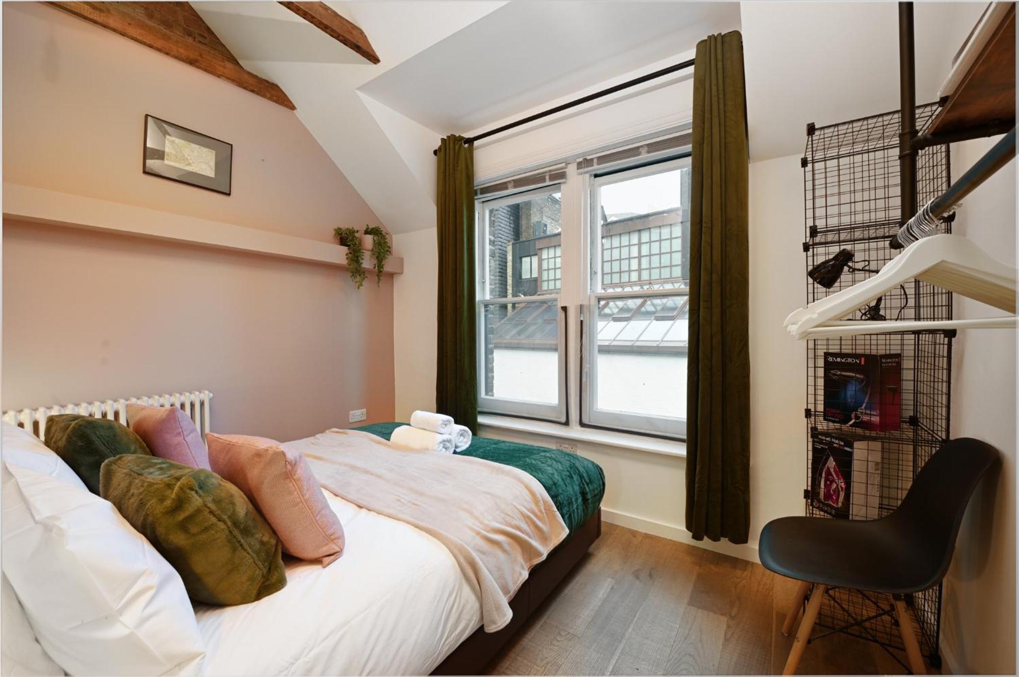 Apartment 1br Sleeps 4, Georgian Townhouse, Near Liverpool Street, Super London, Beautifully Designed *