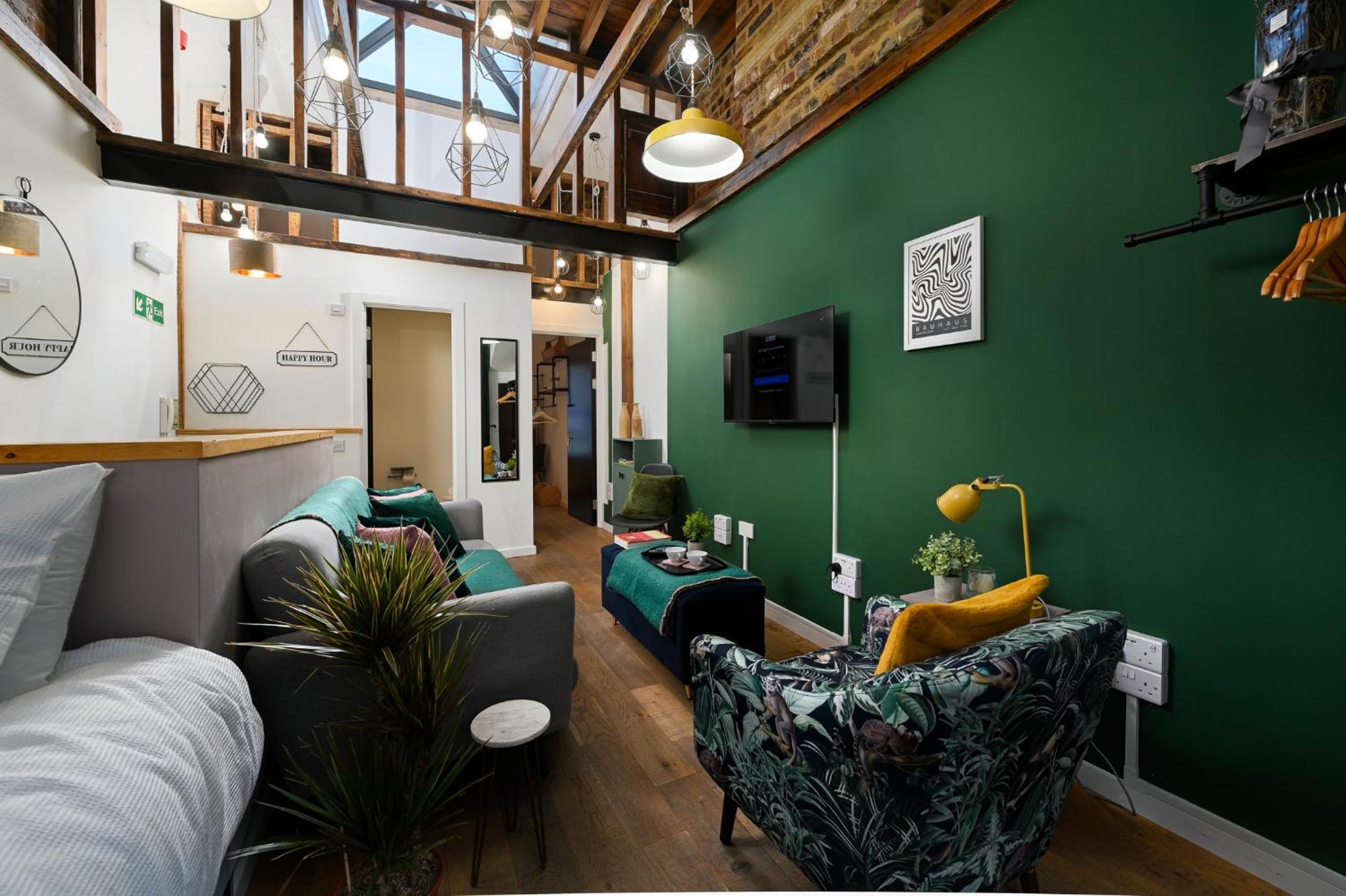 1br Sleeps 4, Georgian Townhouse, Near Liverpool Street, Super London, Beautifully Designed Apartment