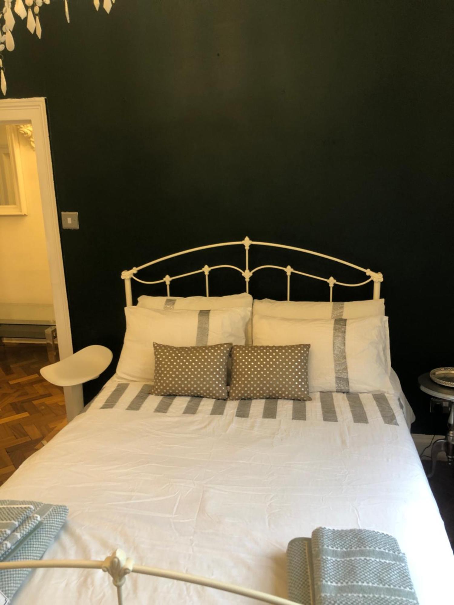 Luxury, One-bedroom Street Apartment *