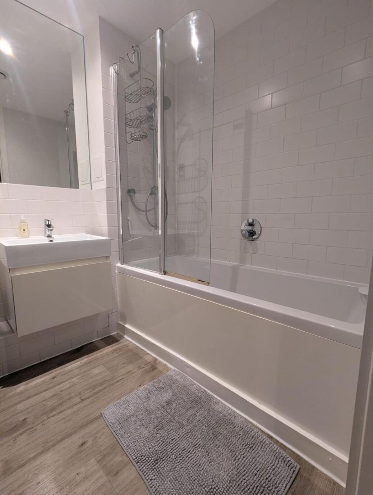 Modern Large Flat 1min To Stockwell Station With Skyscraper View London