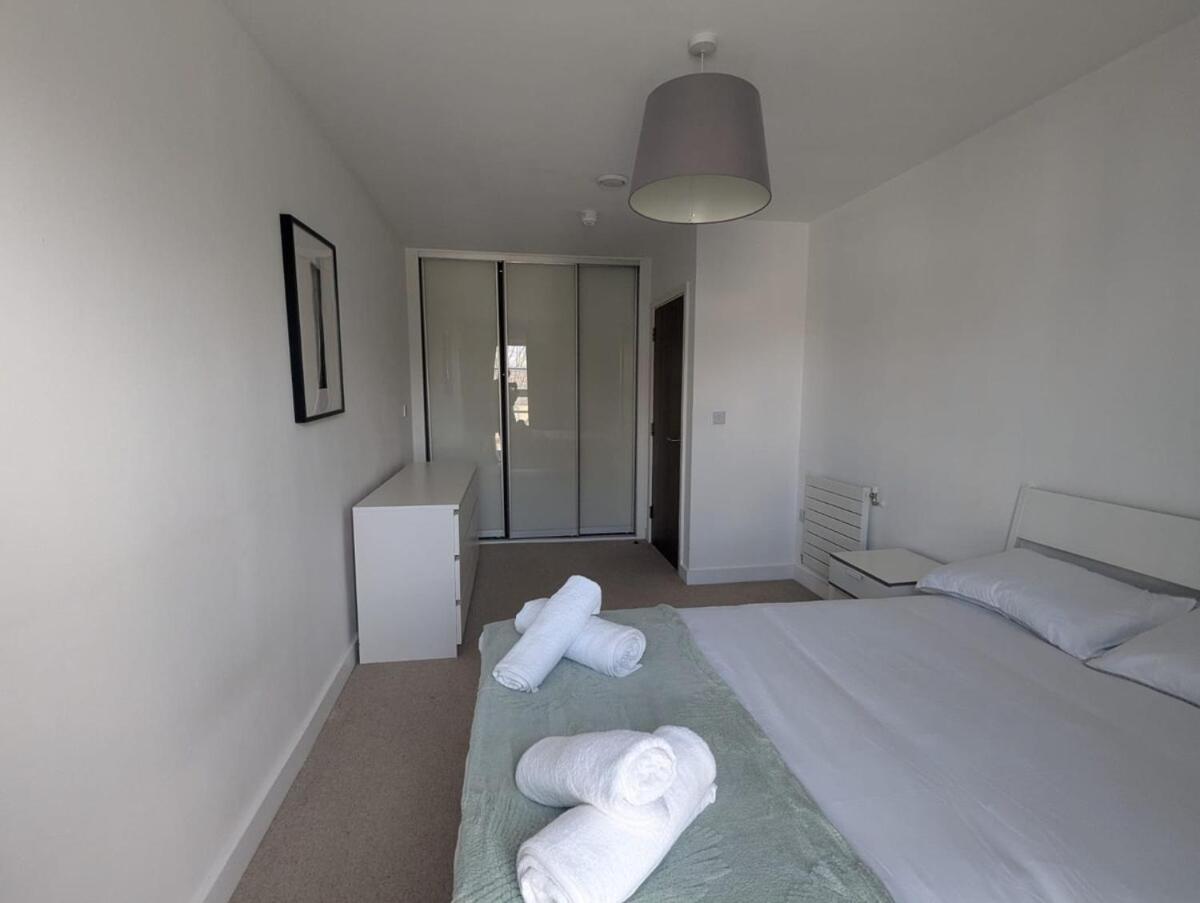 Modern Large Flat 1min To Stockwell Station With Skyscraper View * London