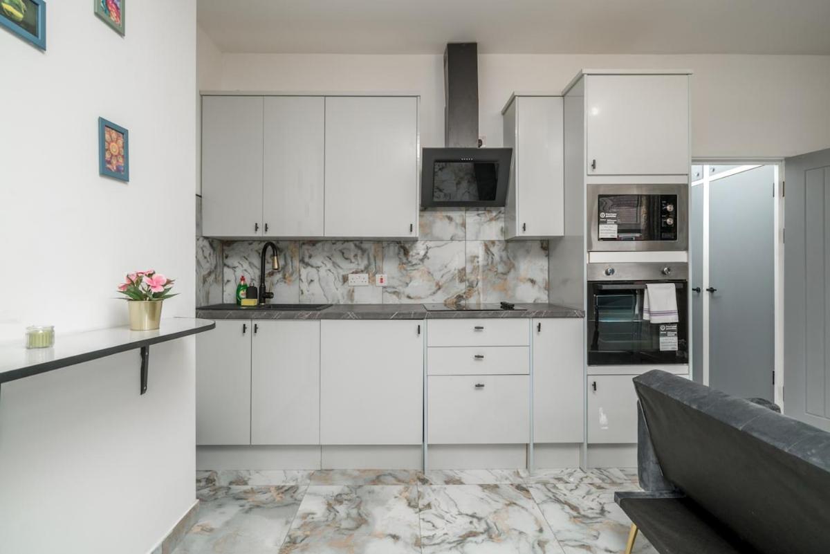 Apartment Harlesden, - Stylish Two-bedroom