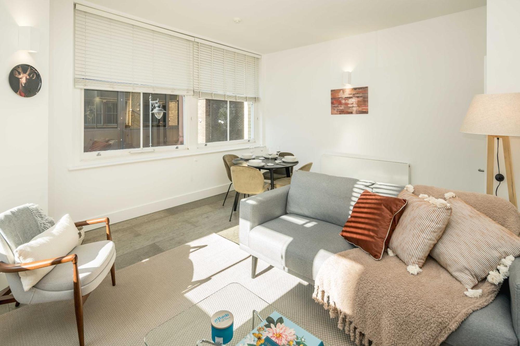 Unique -convenience Apartment London