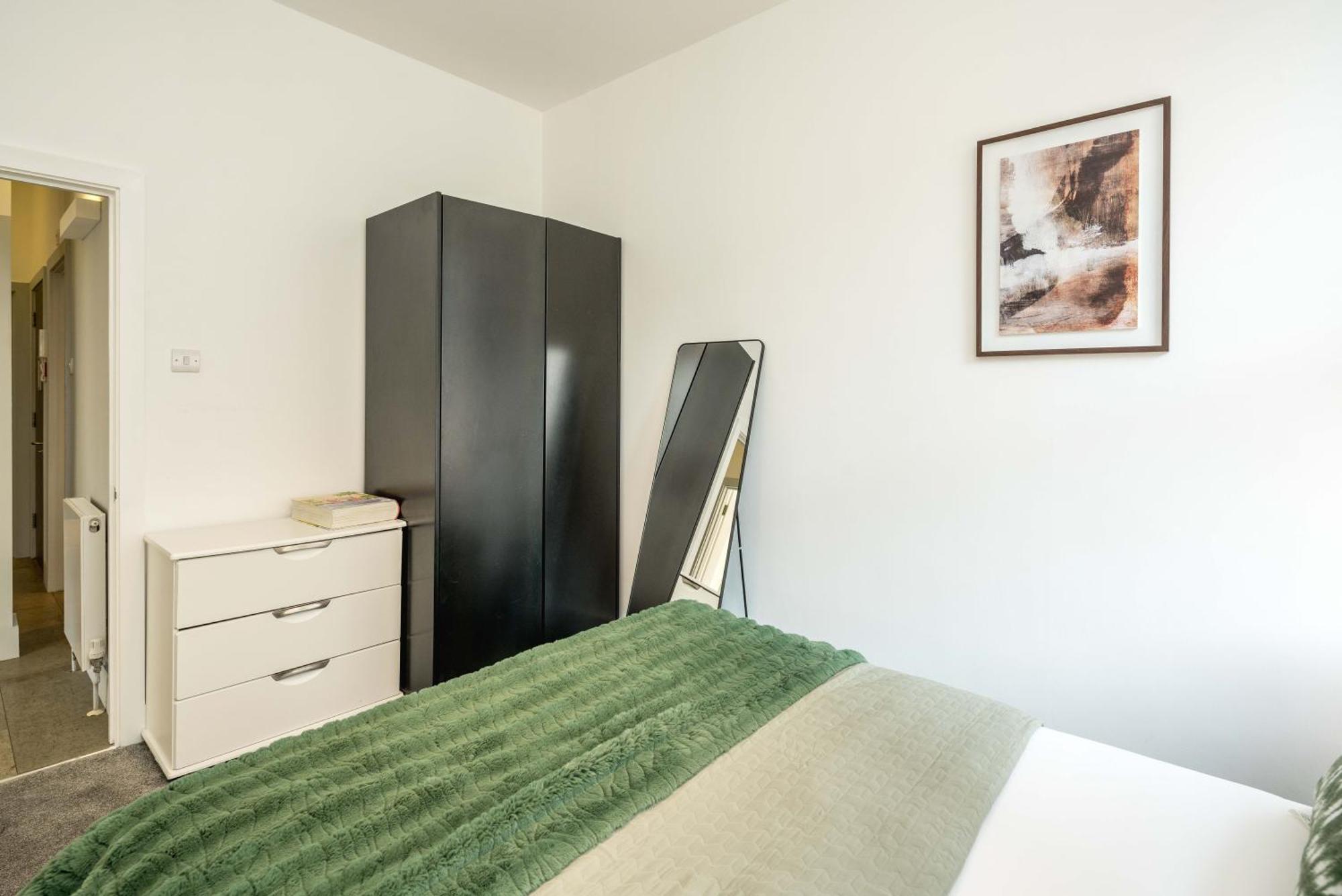 Unique -convenience Apartment London