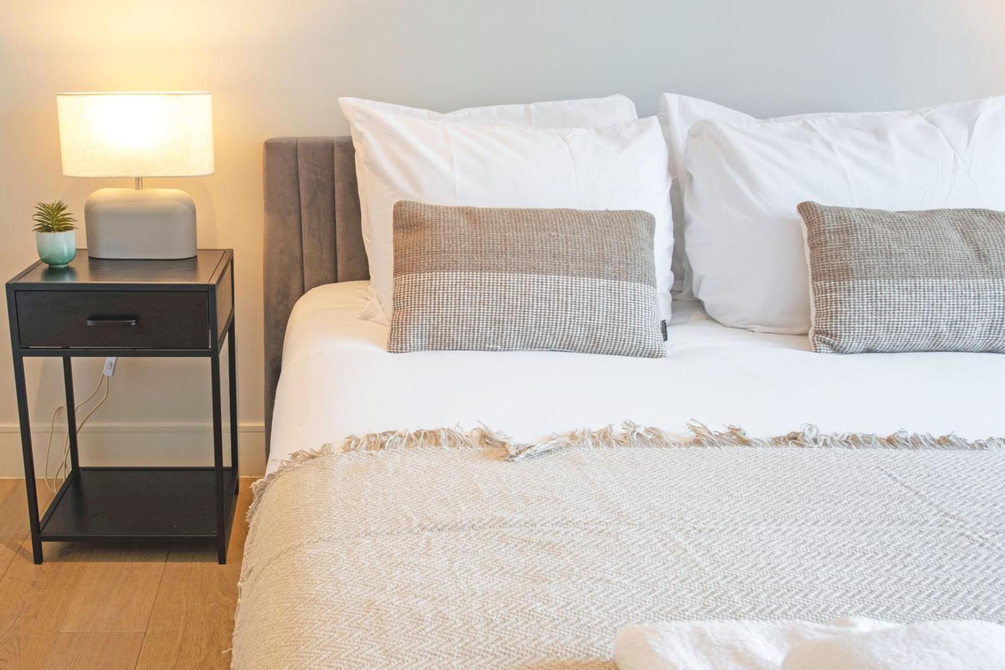 Spacious & Elegant In Southbank Near Eye Appartement Londen