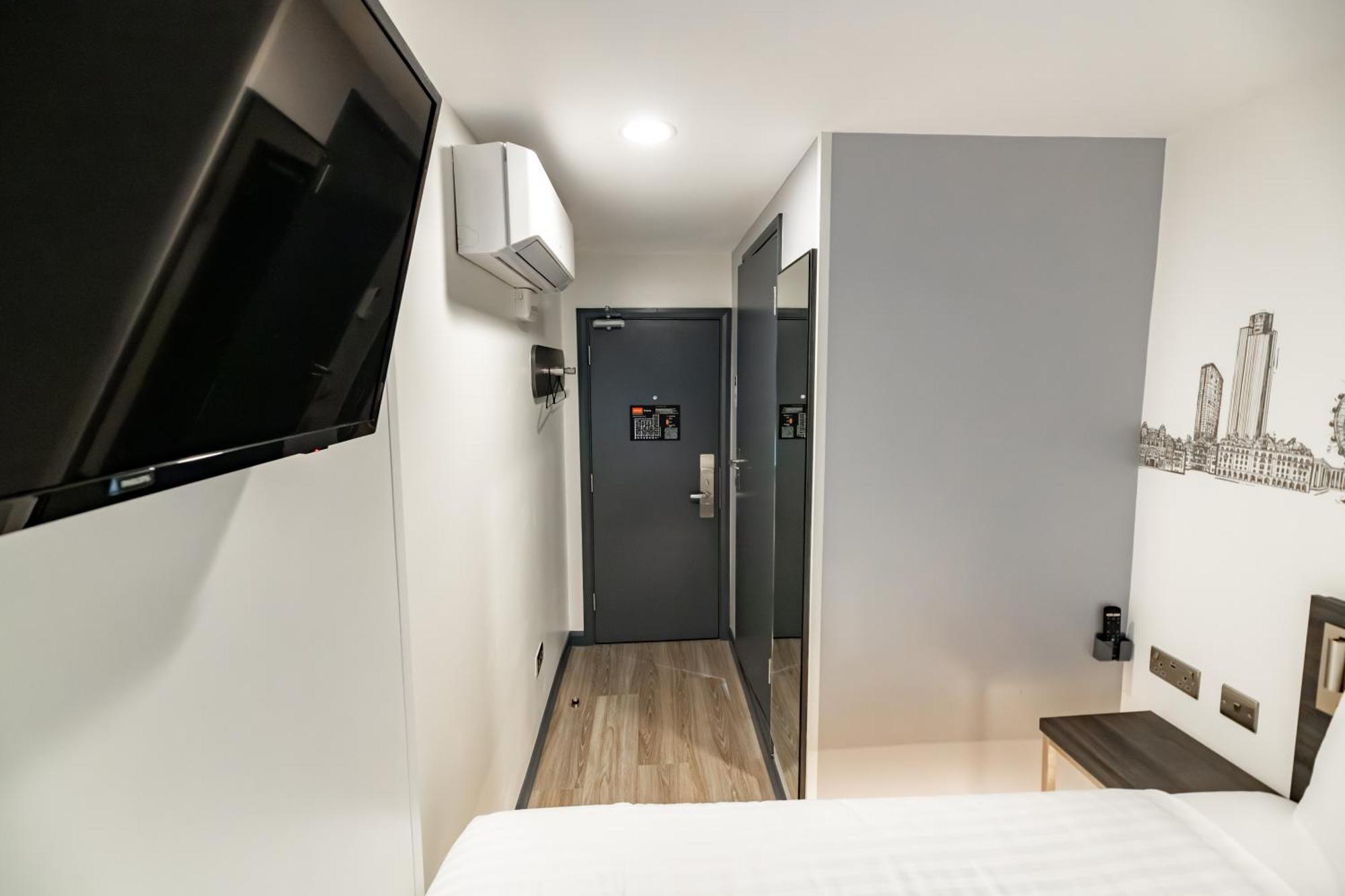 Easyhotel Victoria Hotel 2*
